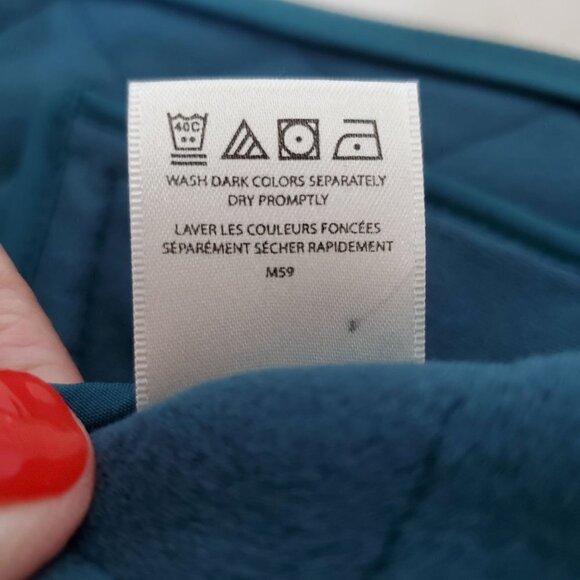 Van Heusen Black XSmall Quilted Sleeveless Vest Full Zip Polyester NEW - Picture 7 of 7